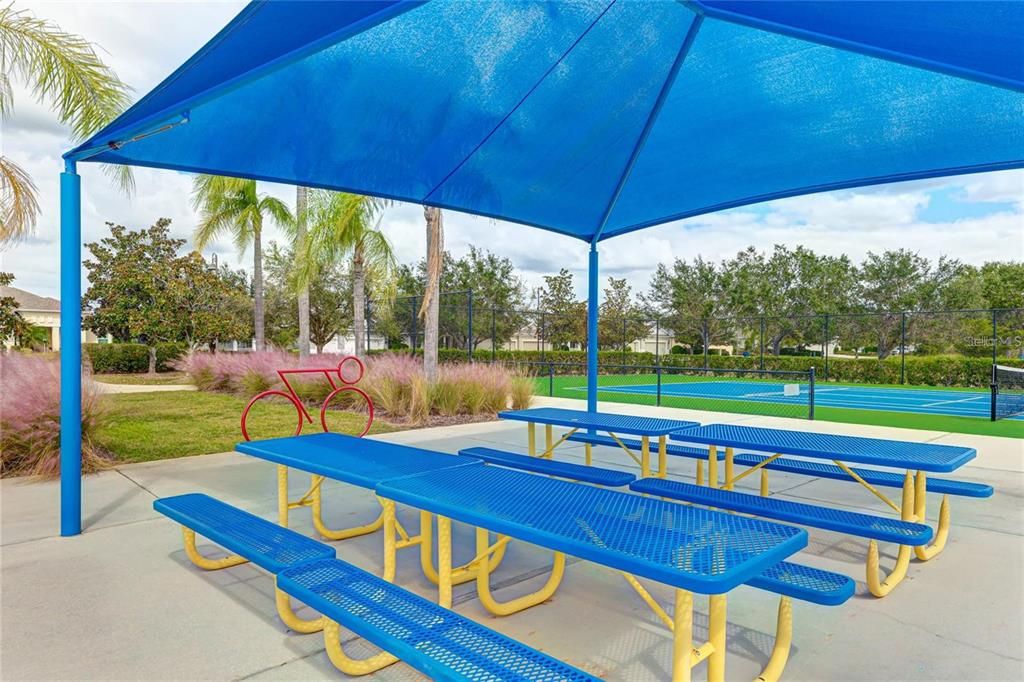 For Sale: $499,000 (4 beds, 2 baths, 2084 Square Feet)