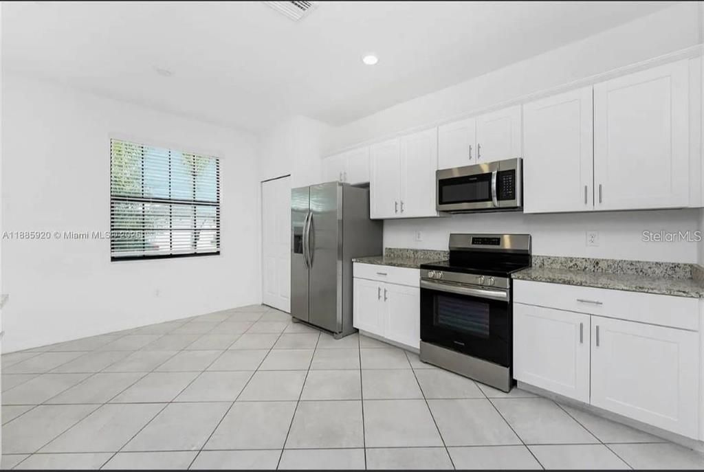 En Renta: $2,300 (3 camas, 2 baños, 1692 Pies cuadrados)