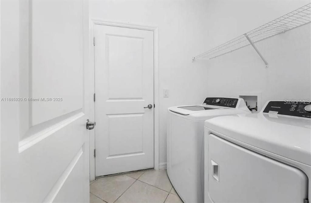 En Renta: $2,300 (3 camas, 2 baños, 1692 Pies cuadrados)