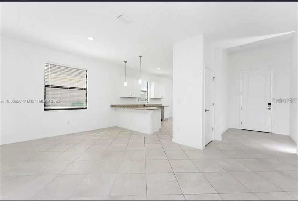 En Renta: $2,300 (3 camas, 2 baños, 1692 Pies cuadrados)