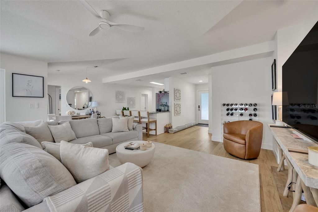 For Rent: $4,295 (4 beds, 2 baths, 1702 Square Feet)