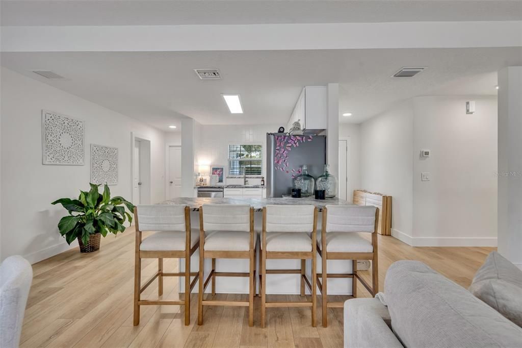 For Rent: $4,295 (4 beds, 2 baths, 1702 Square Feet)
