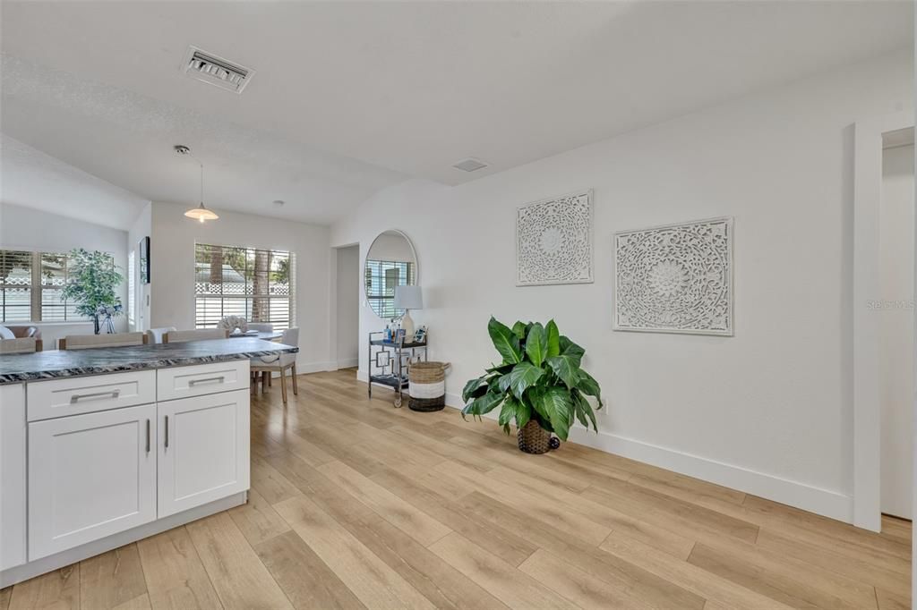 For Rent: $4,295 (4 beds, 2 baths, 1702 Square Feet)