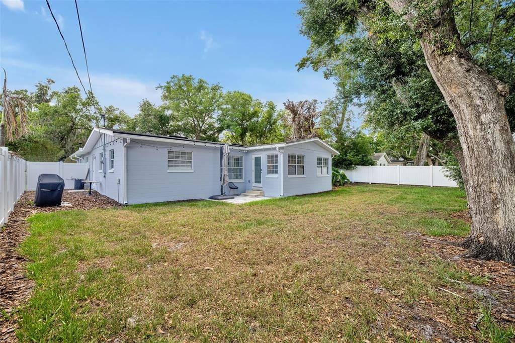 For Rent: $4,295 (4 beds, 2 baths, 1702 Square Feet)