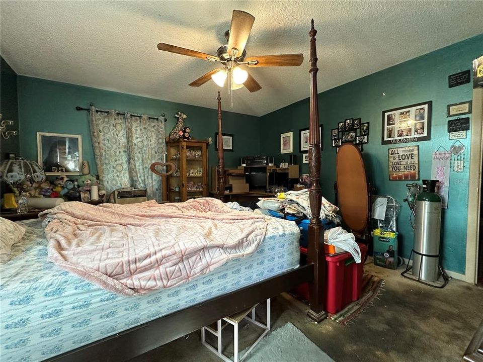 Activo con contrato: $269,000 (3 camas, 2 baños, 1208 Pies cuadrados)
