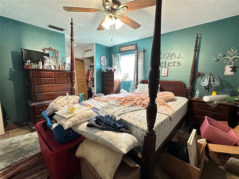Activo con contrato: $269,000 (3 camas, 2 baños, 1208 Pies cuadrados)