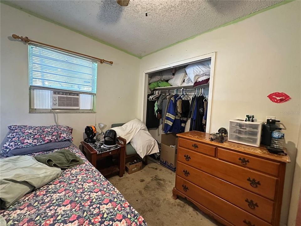 Activo con contrato: $269,000 (3 camas, 2 baños, 1208 Pies cuadrados)