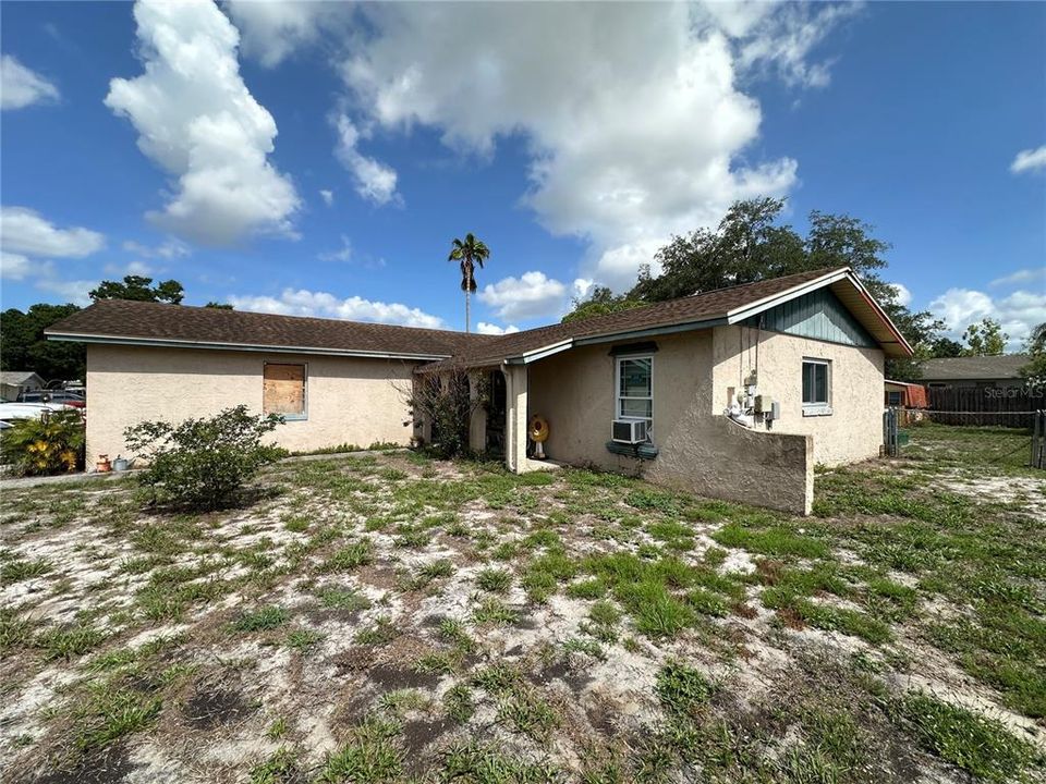 Activo con contrato: $269,000 (3 camas, 2 baños, 1208 Pies cuadrados)