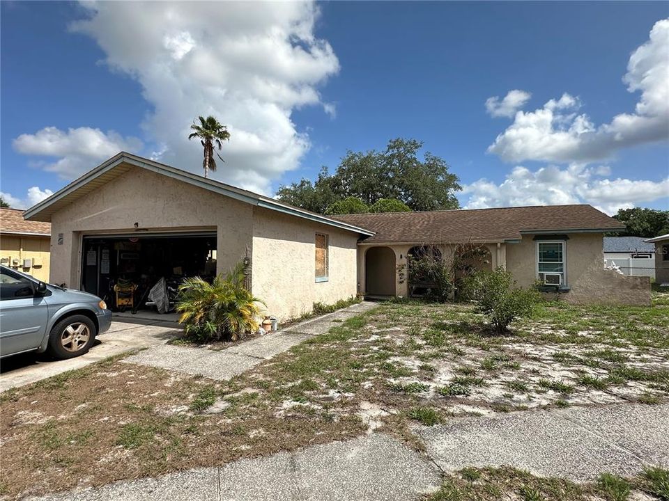 Activo con contrato: $269,000 (3 camas, 2 baños, 1208 Pies cuadrados)