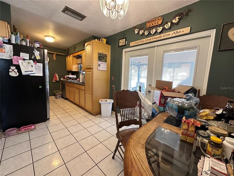Activo con contrato: $269,000 (3 camas, 2 baños, 1208 Pies cuadrados)