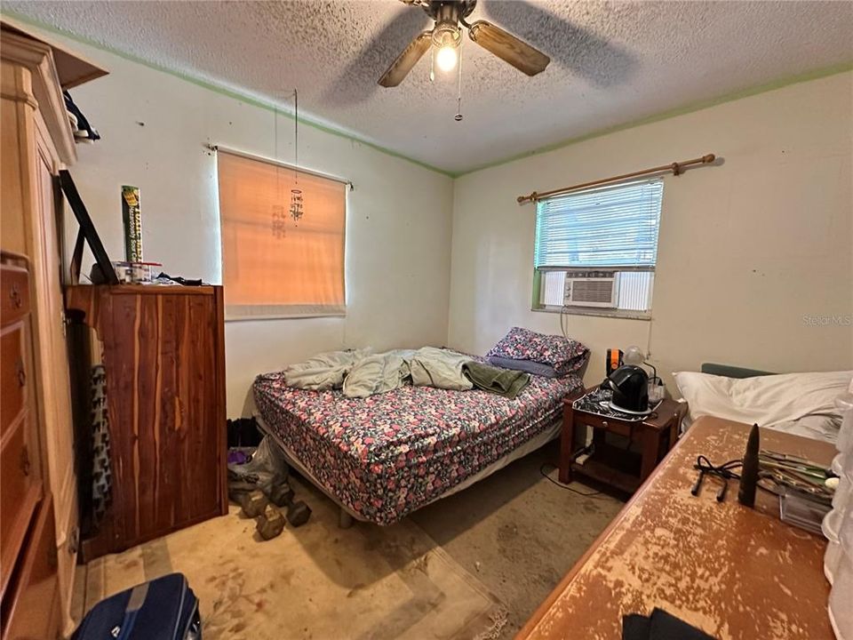 Activo con contrato: $269,000 (3 camas, 2 baños, 1208 Pies cuadrados)