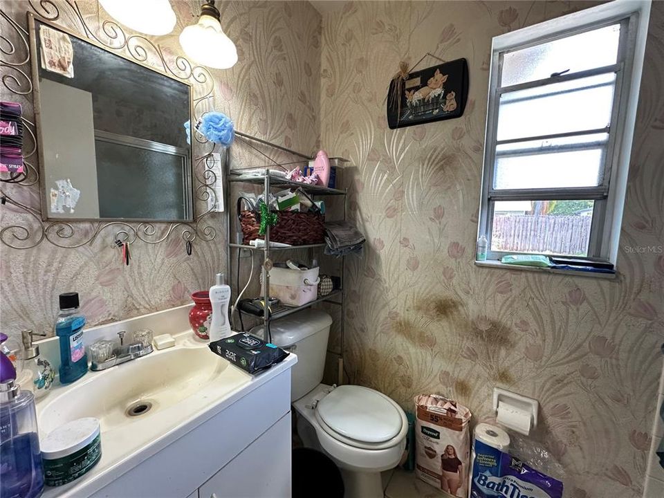 Activo con contrato: $269,000 (3 camas, 2 baños, 1208 Pies cuadrados)