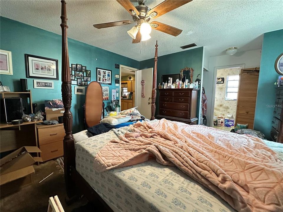 Activo con contrato: $269,000 (3 camas, 2 baños, 1208 Pies cuadrados)