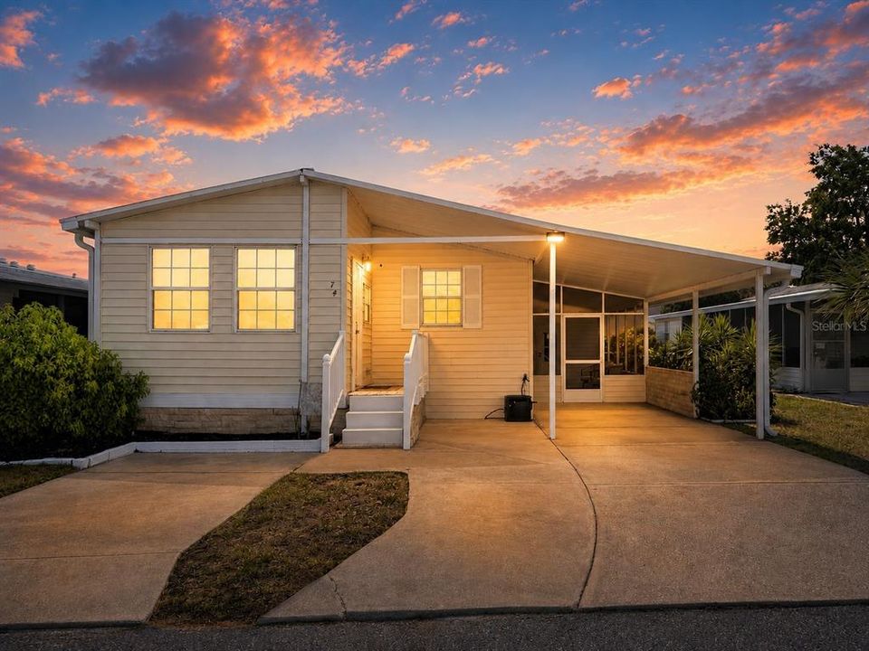 For Sale: $189,000 (2 beds, 2 baths, 868 Square Feet)