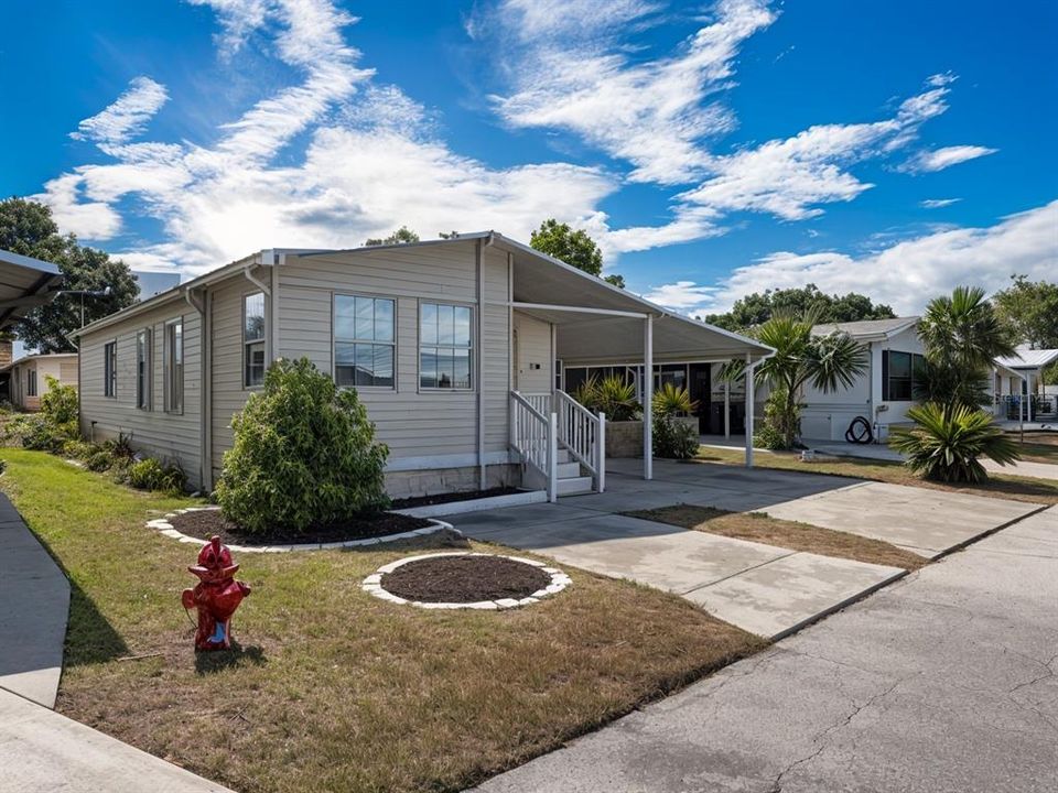 For Sale: $189,000 (2 beds, 2 baths, 868 Square Feet)