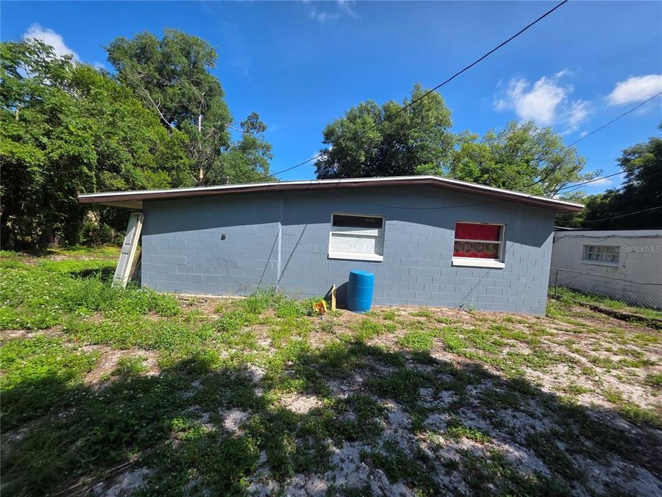 For Sale: $290,000 (4 beds, 2 baths, 1161 Square Feet)