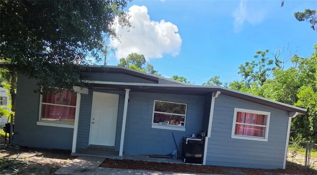 For Sale: $290,000 (4 beds, 2 baths, 1161 Square Feet)