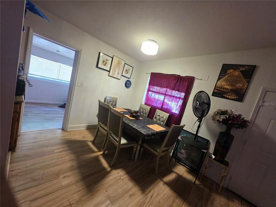 For Sale: $290,000 (4 beds, 2 baths, 1161 Square Feet)