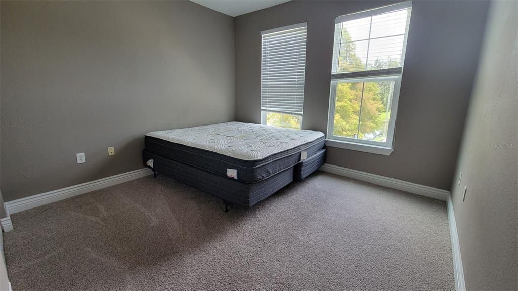 For Rent: $2,700 (3 beds, 2 baths, 1480 Square Feet)