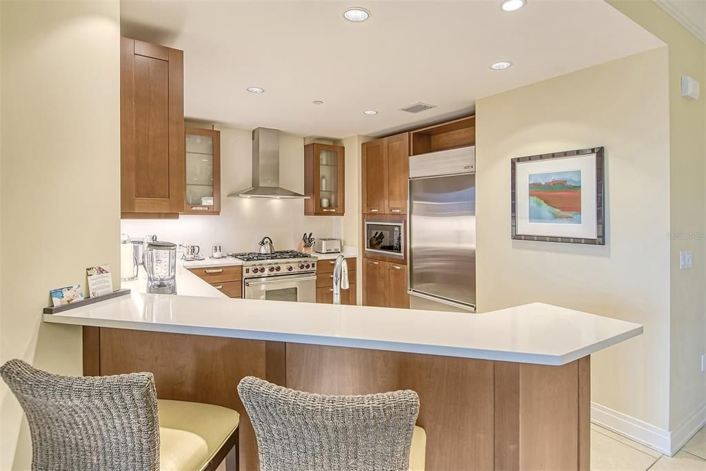 For Sale: $100,000 (2 beds, 3 baths, 1750 Square Feet)