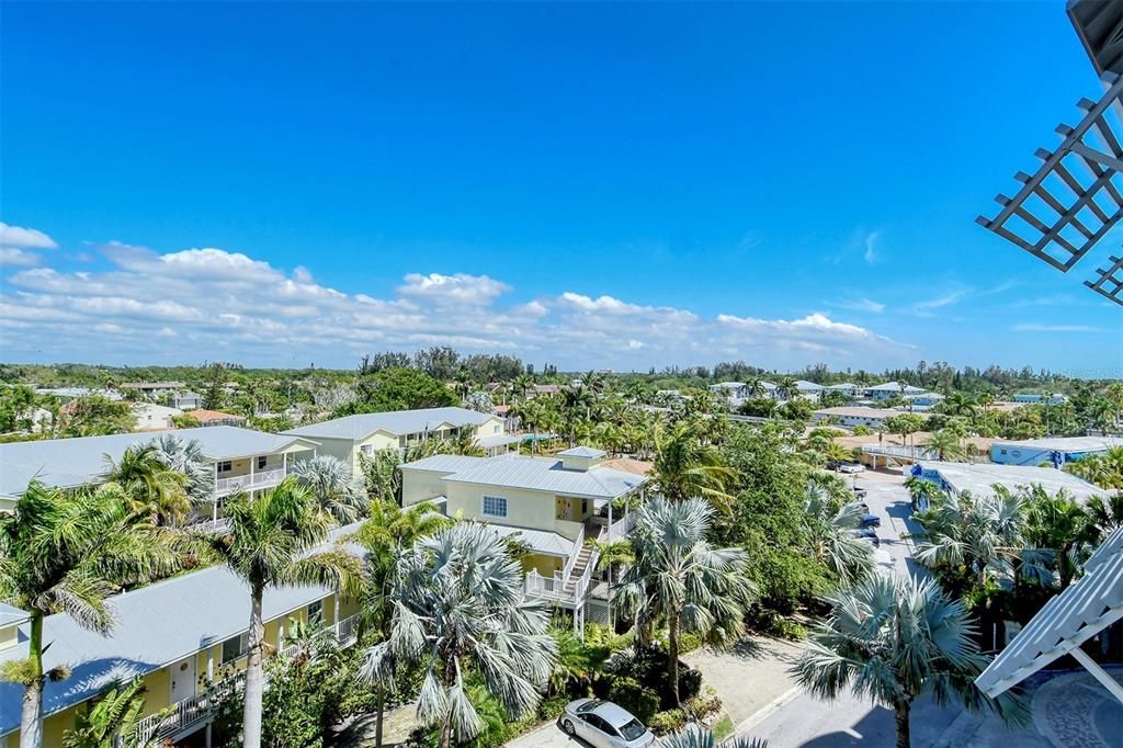 For Sale: $100,000 (2 beds, 3 baths, 1750 Square Feet)