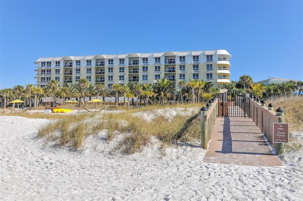 For Sale: $100,000 (2 beds, 3 baths, 1750 Square Feet)