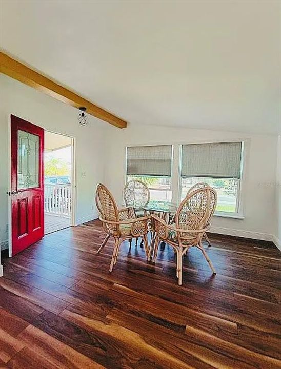 En Venta: $249,000 (2 camas, 2 baños, 1110 Pies cuadrados)