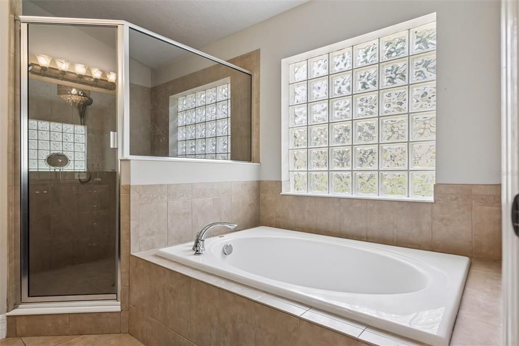 For Sale: $435,000 (3 beds, 2 baths, 2096 Square Feet)