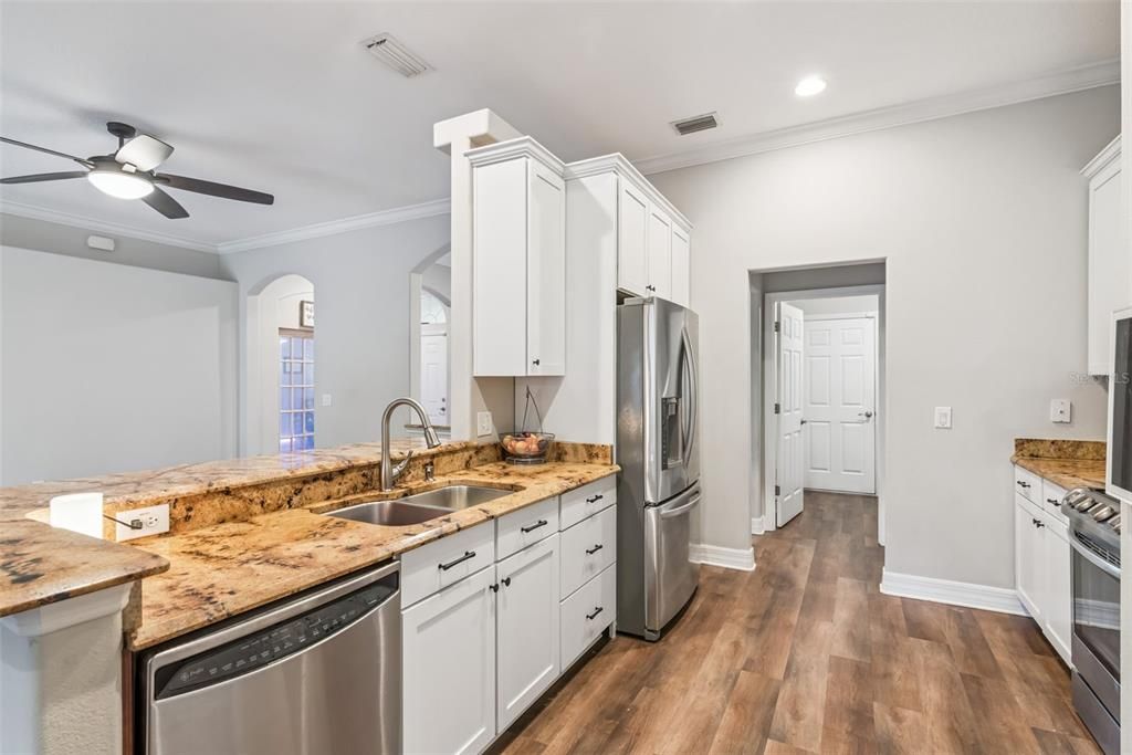 For Sale: $435,000 (3 beds, 2 baths, 2096 Square Feet)