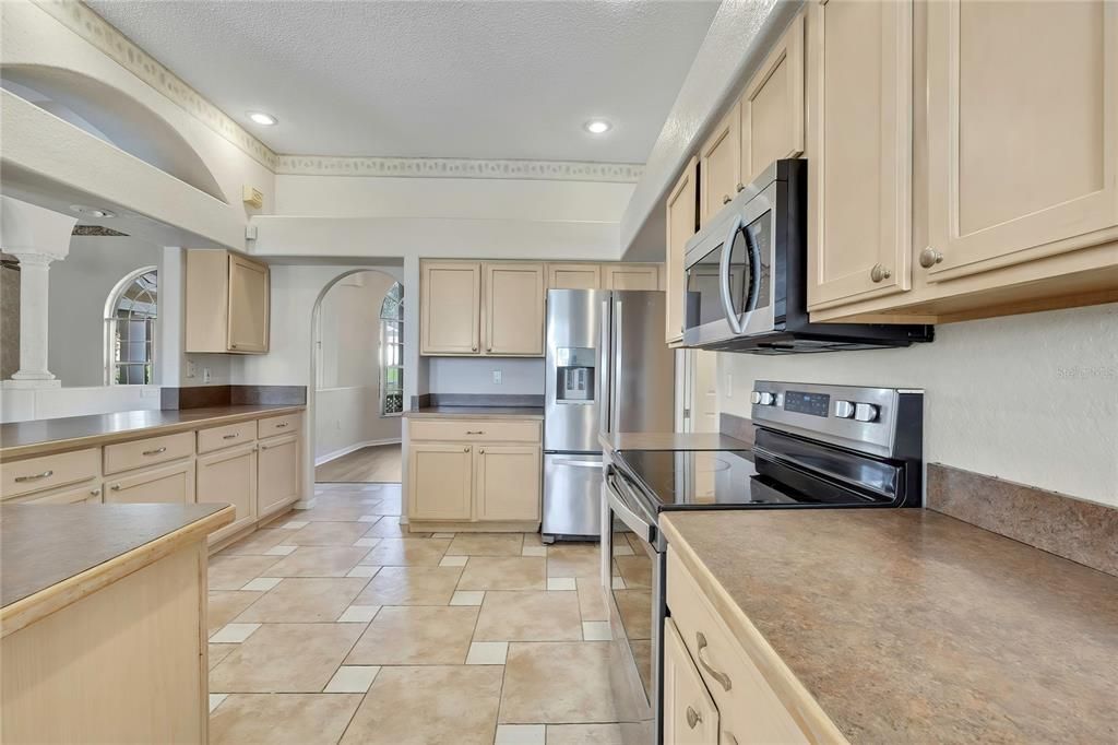 En Venta: $459,000 (3 camas, 2 baños, 2640 Pies cuadrados)