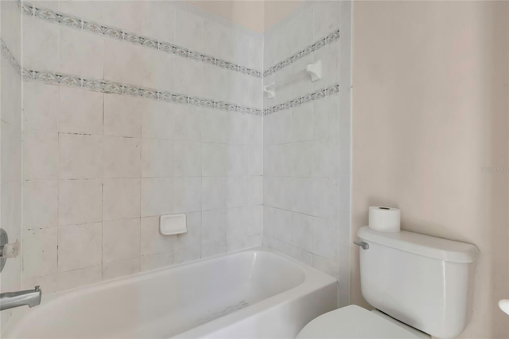 En Venta: $459,000 (3 camas, 2 baños, 2640 Pies cuadrados)