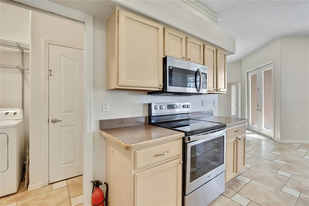 En Venta: $459,000 (3 camas, 2 baños, 2640 Pies cuadrados)