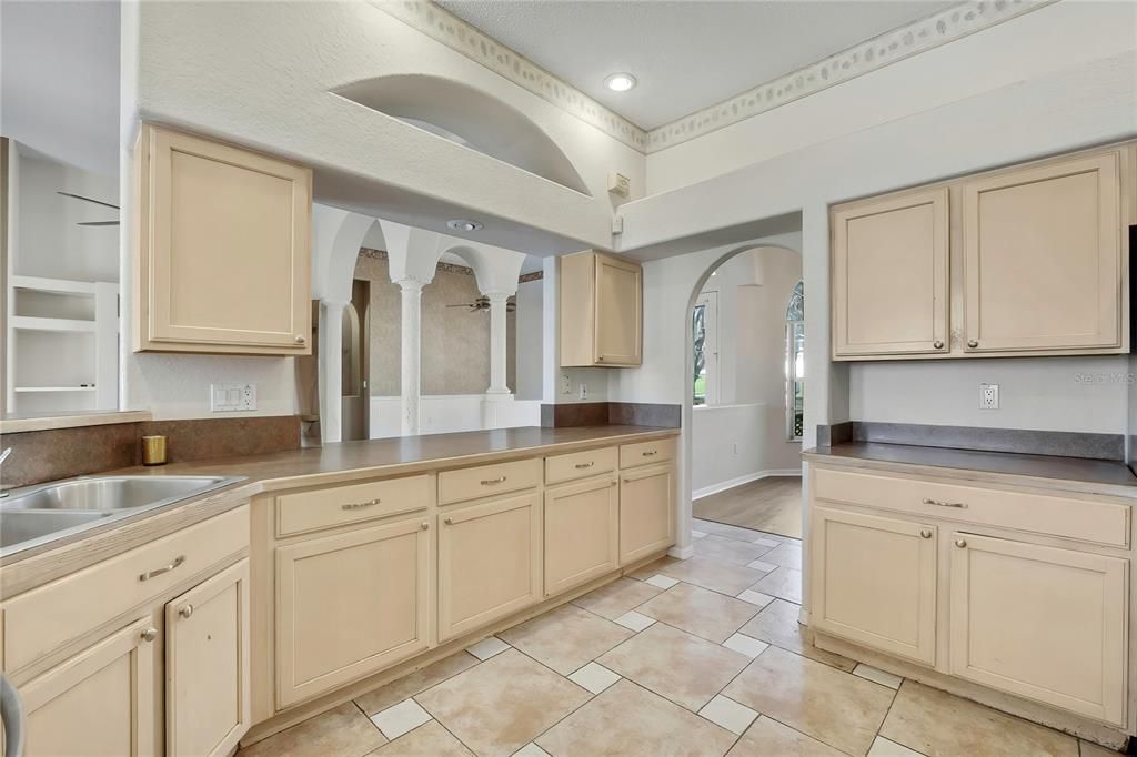 En Venta: $459,000 (3 camas, 2 baños, 2640 Pies cuadrados)