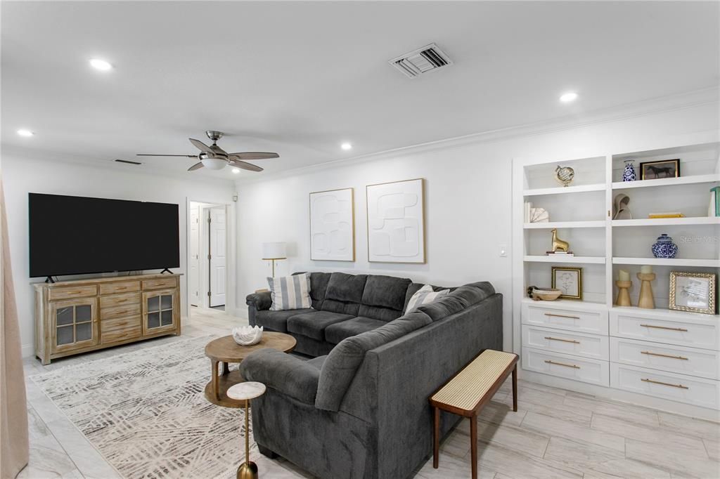 En Venta: $765,000 (3 camas, 2 baños, 1635 Pies cuadrados)