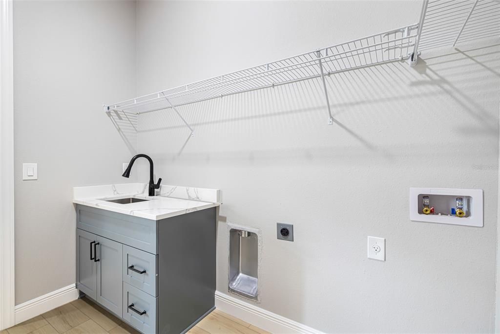 For Sale: $425,000 (3 beds, 2 baths, 1783 Square Feet)