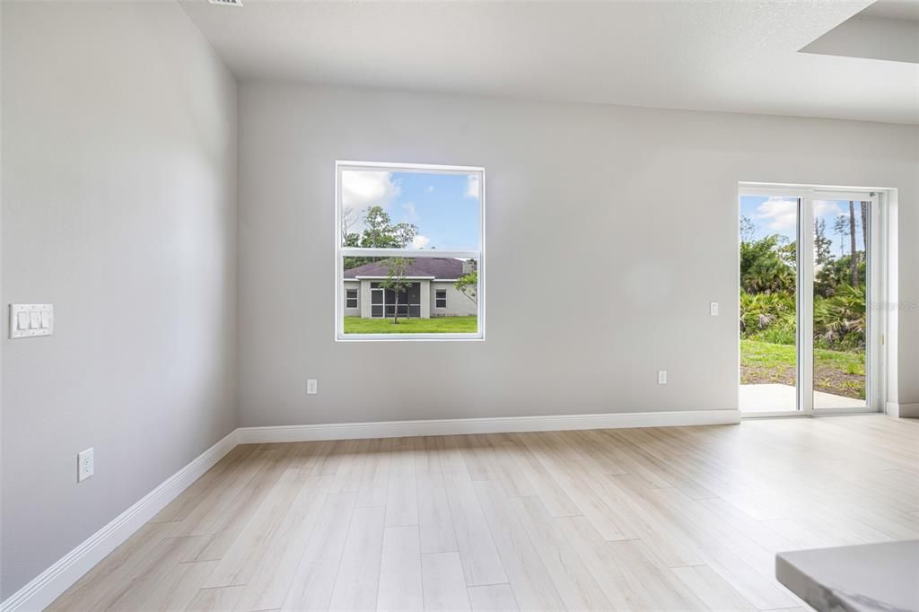 For Sale: $425,000 (3 beds, 2 baths, 1783 Square Feet)
