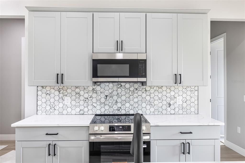 For Sale: $425,000 (3 beds, 2 baths, 1783 Square Feet)