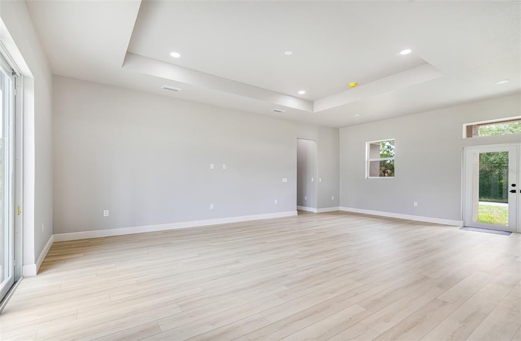 For Sale: $425,000 (3 beds, 2 baths, 1783 Square Feet)