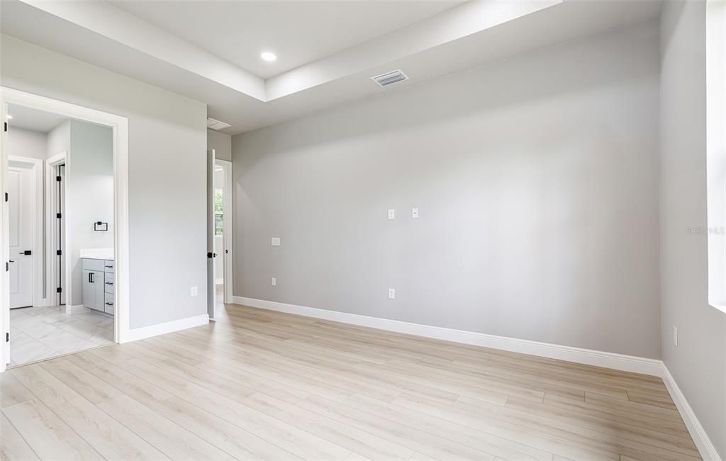 For Sale: $425,000 (3 beds, 2 baths, 1783 Square Feet)
