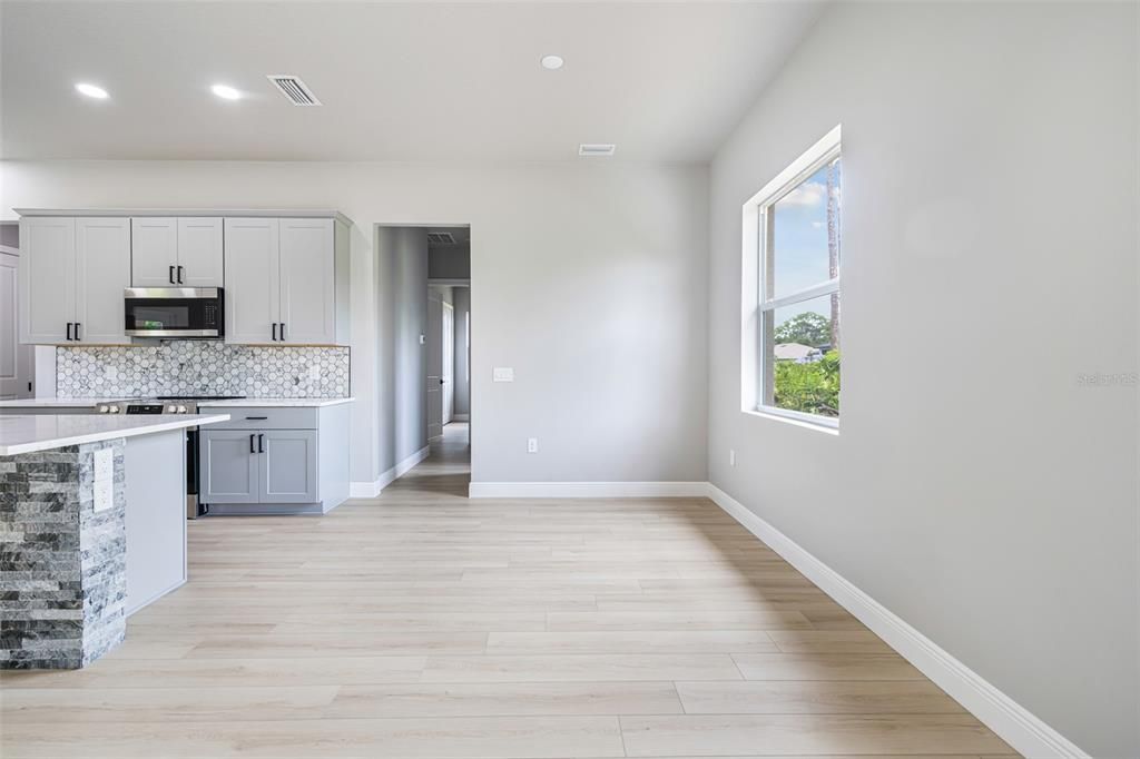 For Sale: $425,000 (3 beds, 2 baths, 1783 Square Feet)