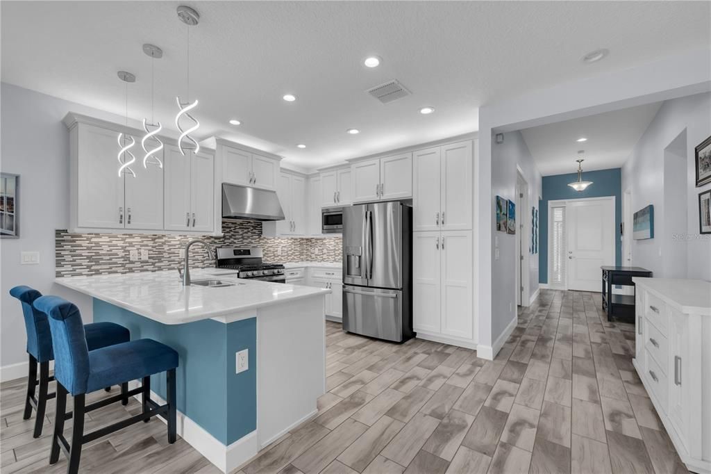 For Sale: $449,500 (3 beds, 3 baths, 1954 Square Feet)