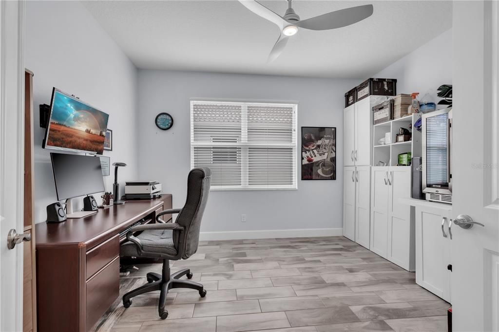 For Sale: $449,500 (3 beds, 3 baths, 1954 Square Feet)