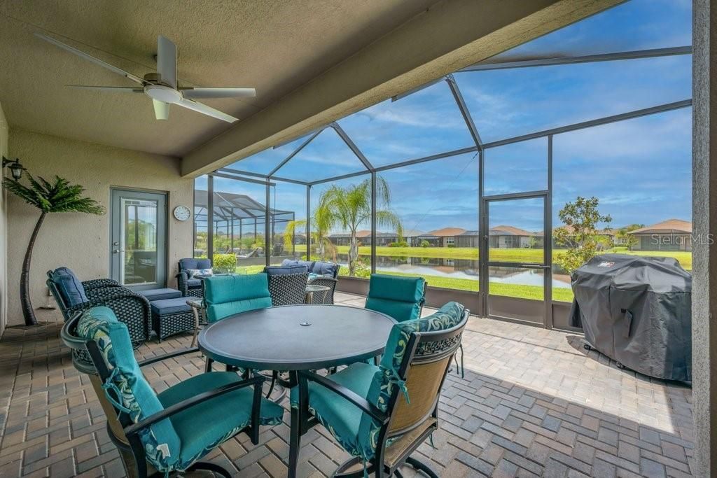 For Sale: $449,500 (3 beds, 3 baths, 1954 Square Feet)