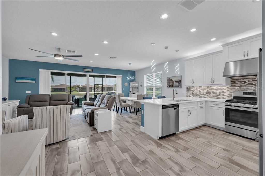 For Sale: $449,500 (3 beds, 3 baths, 1954 Square Feet)