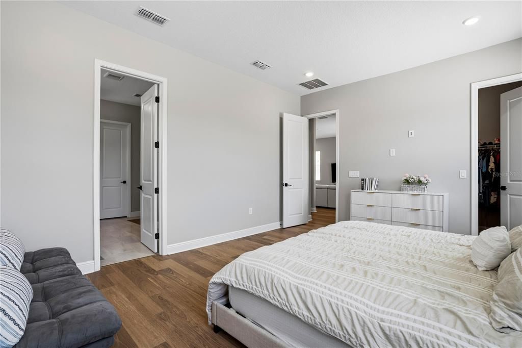 For Sale: $1,060,000 (5 beds, 3 baths, 3060 Square Feet)