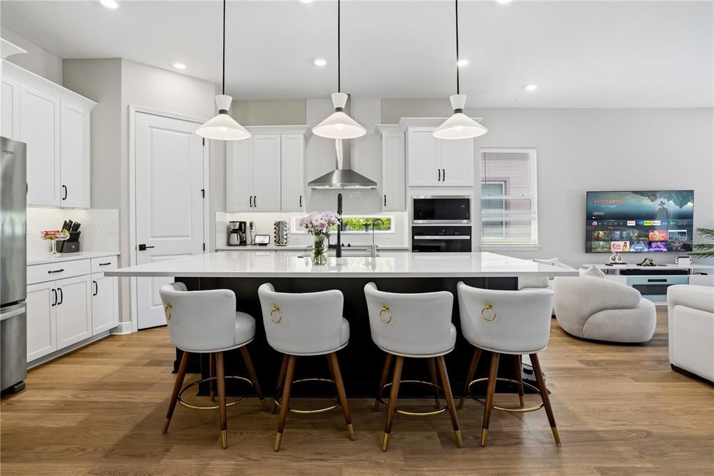 For Sale: $1,060,000 (5 beds, 3 baths, 3060 Square Feet)