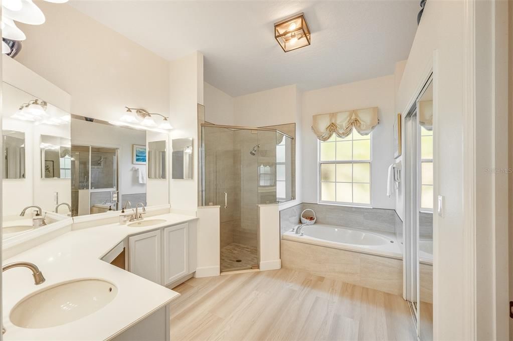 На продажу: $549,999 (4 спален, 2 ванн, 2273 Квадратных фут)