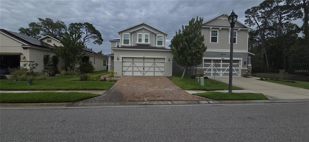 For Sale: $594,500 (3 beds, 2 baths, 2294 Square Feet)