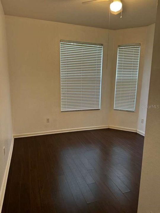For Rent: $2,100 (3 beds, 2 baths, 1276 Square Feet)