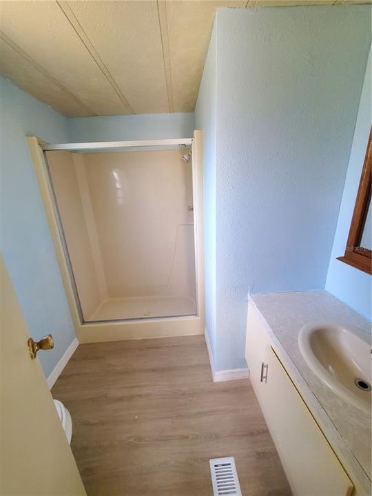 For Sale: $163,000 (3 beds, 2 baths, 1344 Square Feet)